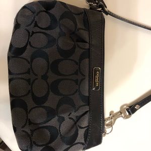 Coach wristlet F47206–6.5”w x 4.5”h x 1”d